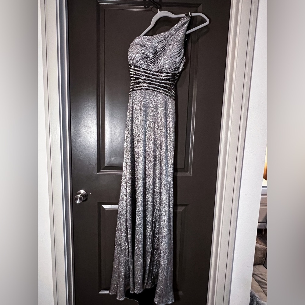Betsy & Adam One-Shoulder Silver Gown - Size 6